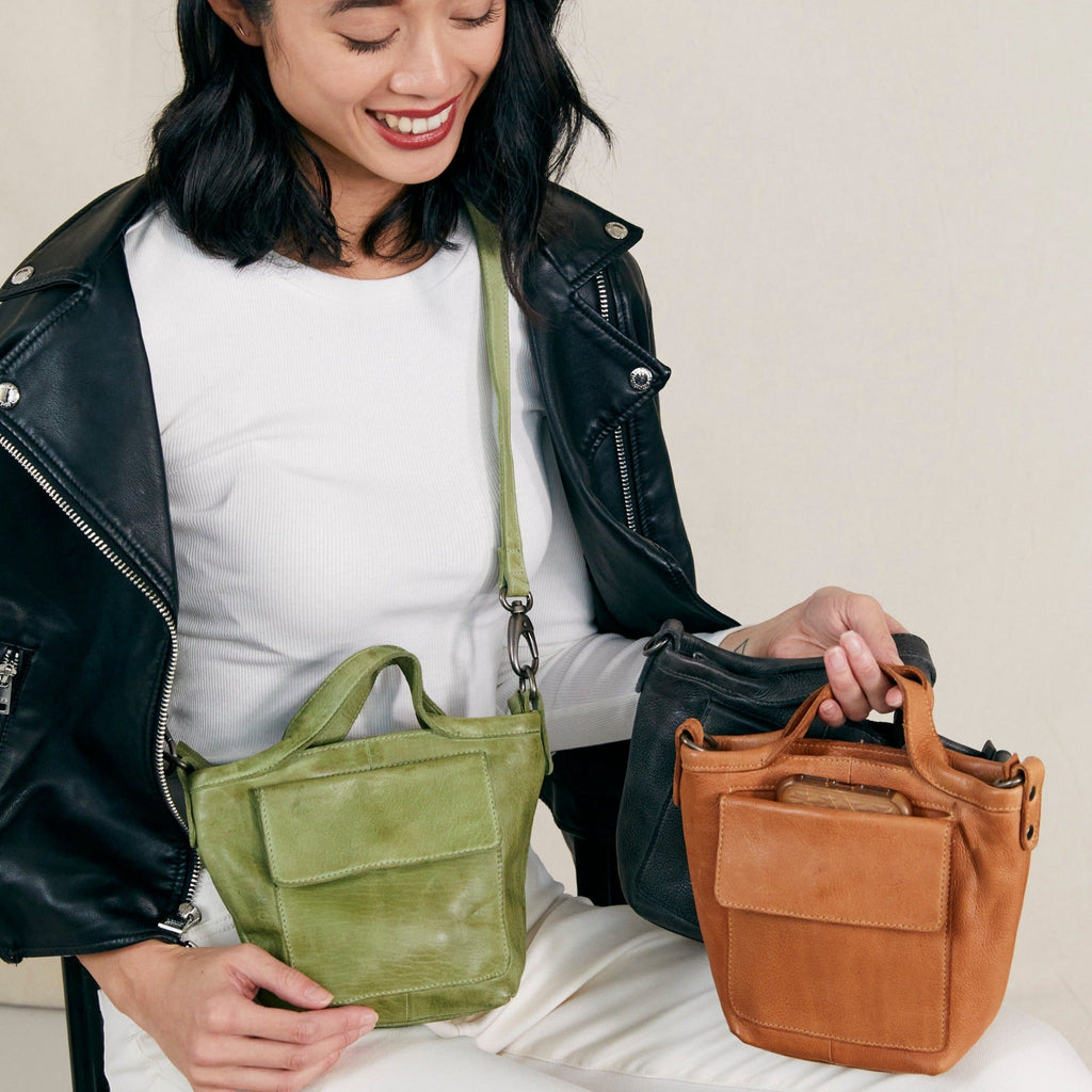 Mick Leather Crossbody