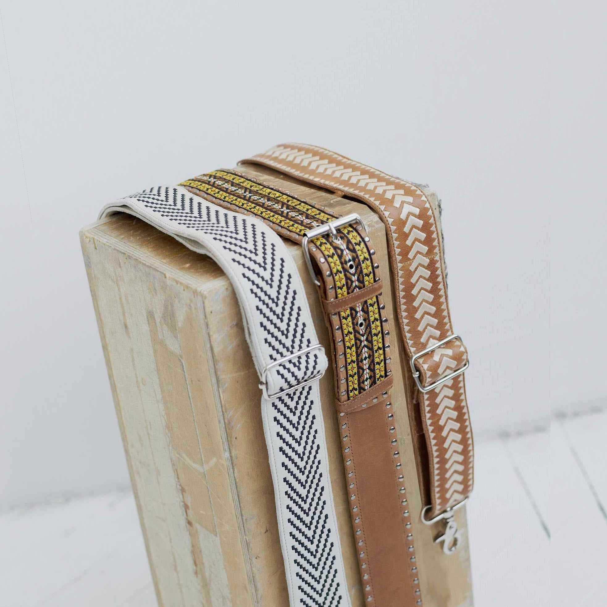 Gibson Reversible Leather Shoulder Strap